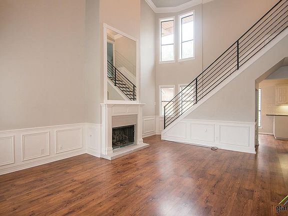 4th image of 5827 Hollytree Dr