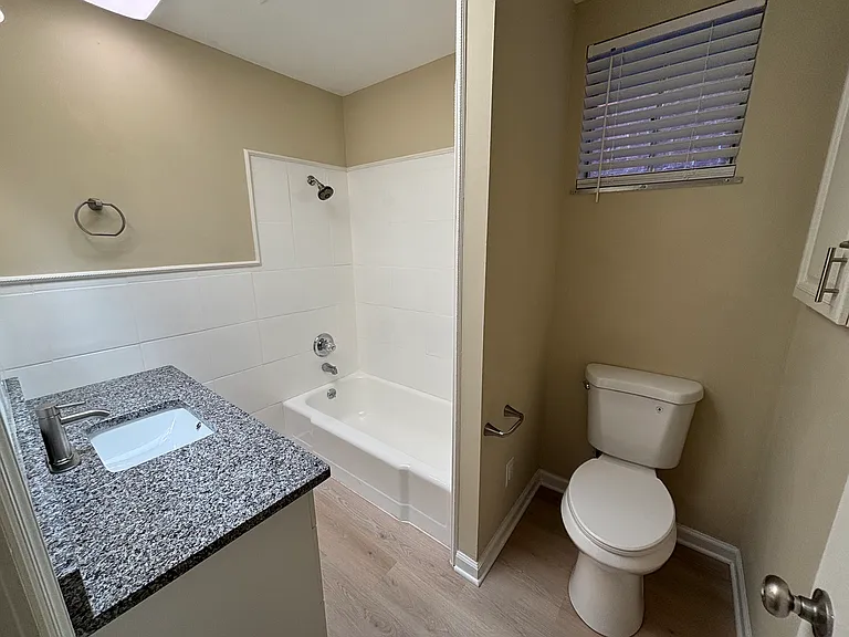 1112 S Washington Ave — Photo 8