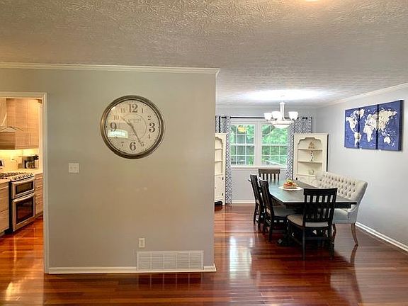 3rd image of 3410 Birkenhead Cir