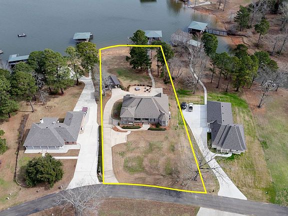 2nd image of 70 Northstar Ln