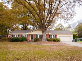 5920 Lake Forest Rd, Charlotte, NC 28227