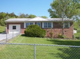 54 Greenway St, Greeneville, TN 37743