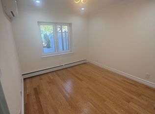 7223 60th Ave #1R, Maspeth, NY 11378