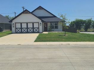 900 Tesslynn Ave, Godley, TX 76044