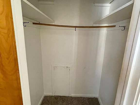 3rd image of 223 W Washington Ave APT C