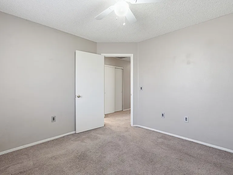 1146 N Granada Dr — Photo 26