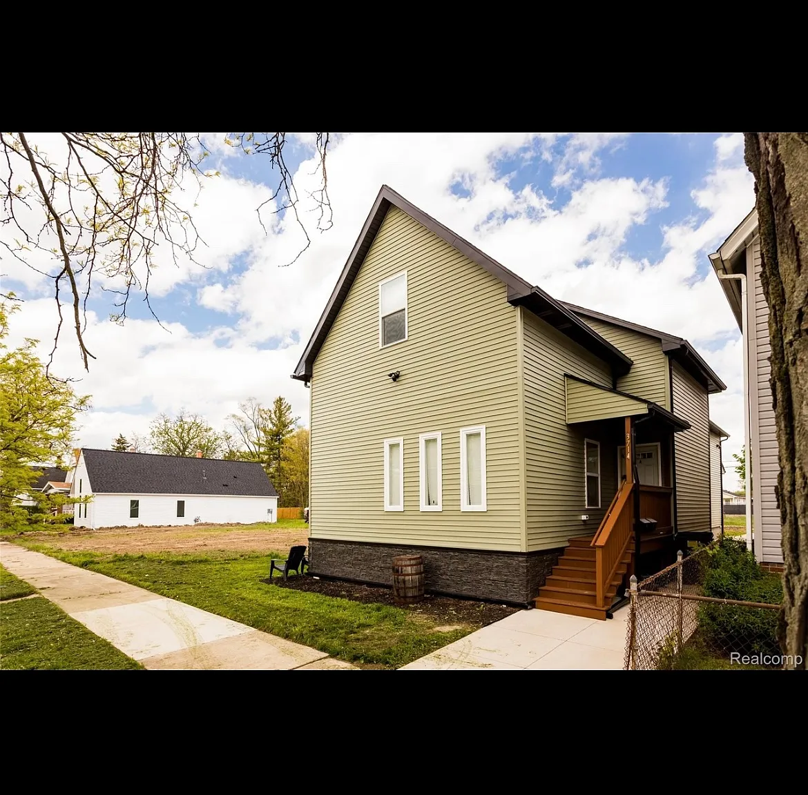 2 bed, 1256 sqft, $1,750 — Photo 1