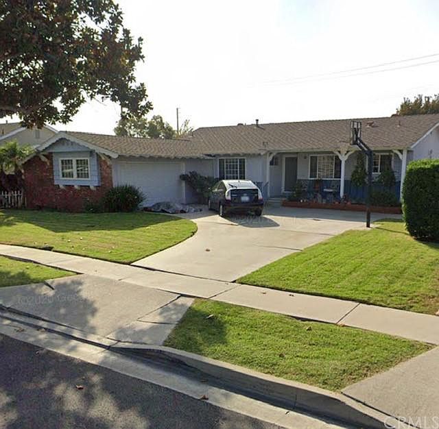 1st image of 11023 Newcomb Ave