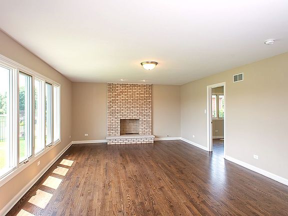 5th image of 17519 Humber Ln