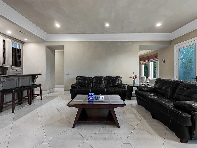 150 W Naomi Ave — Photo 15