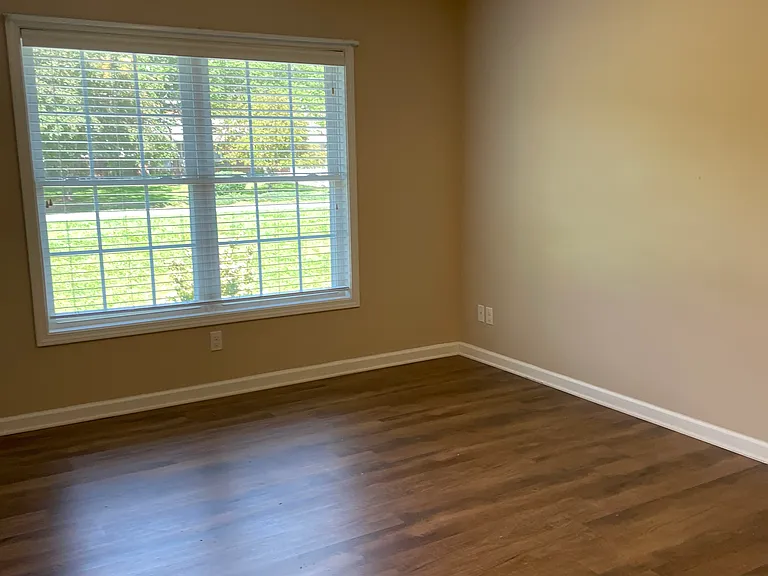 28 Meadow Wood Ct — Photo 6