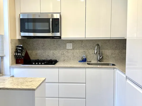 309 East 87th Street 3L image 2 of 13