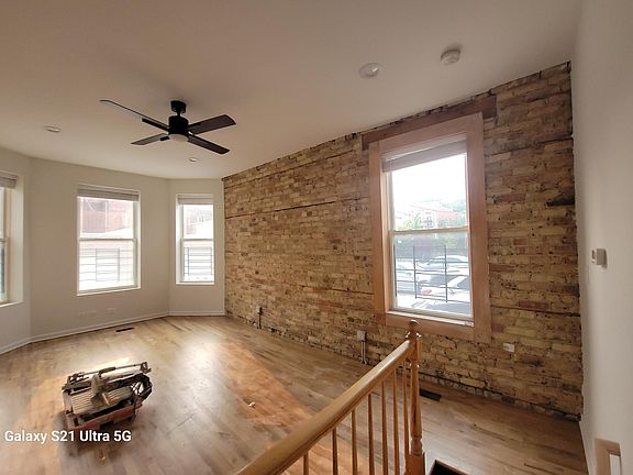 2nd image of 2452 N Southport Ave #101