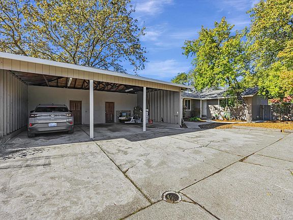 2nd image of 1223 Butte Court