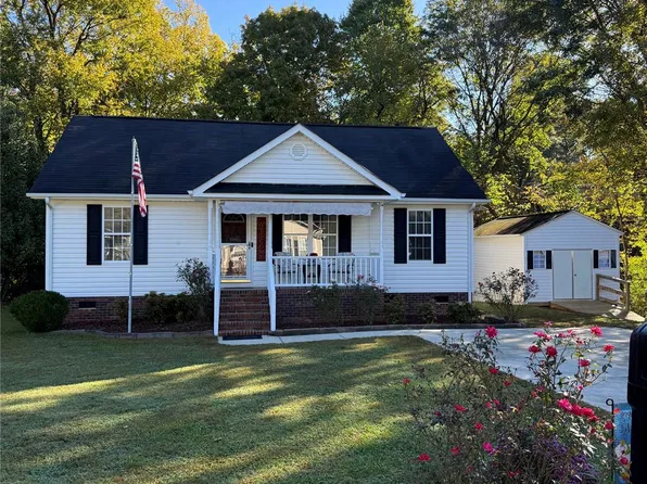 321 Hill St, Mount Holly, NC 28120