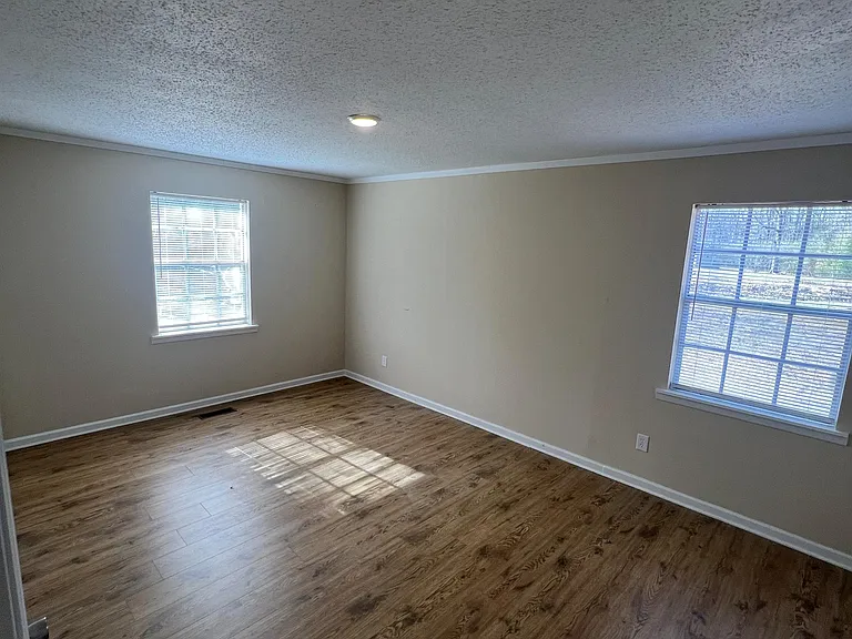 4580 Rainbow Dr — Photo 9