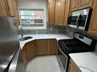 1021 E 213th St #2, Bronx, NY 10469