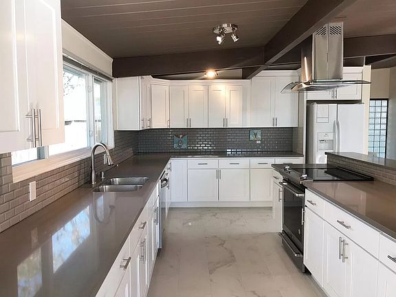 3rd image of 774 Gull Ave
