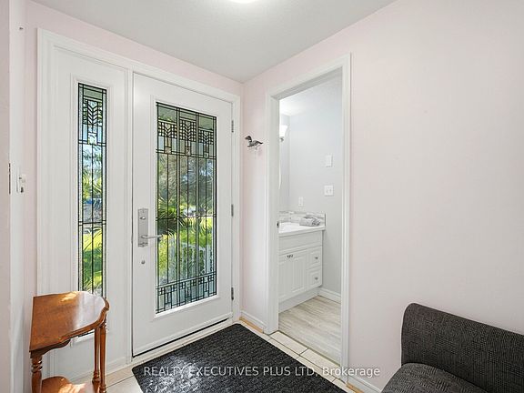 4th image of 14 Butternut Ct