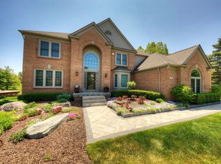3797 Deer Springs Dr, Rochester, MI 48306