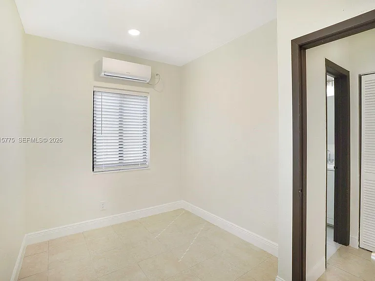502 NW 7th Ct #1 — Photo 8