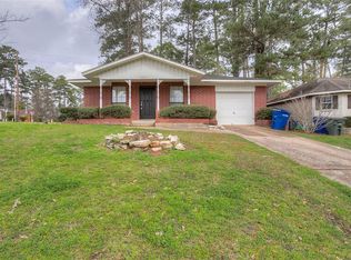 3011 Sand Dr, Huntsville, TX 77340