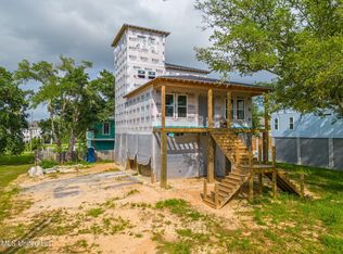 120 Beachview Dr, Pass Christian, MS 39571