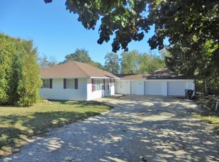3510 21st St, Zion, IL 60099
