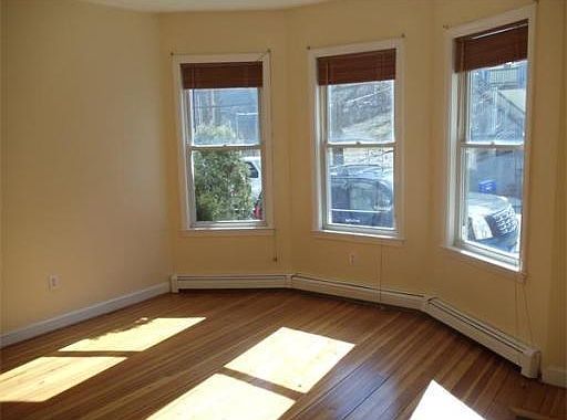 2nd image of 7 Iroquois St #0001