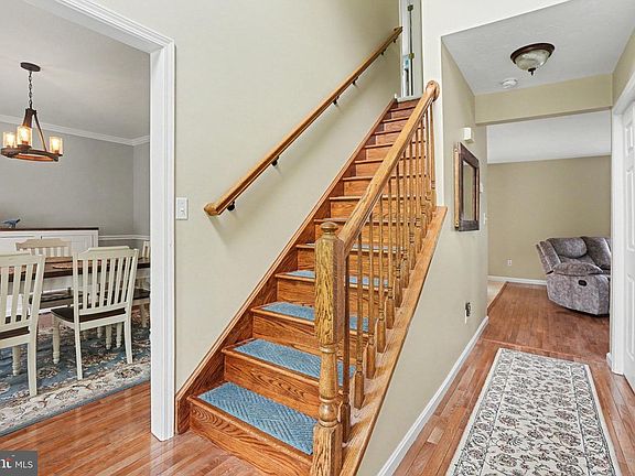 4th image of 937 Mount Carmel Rd
