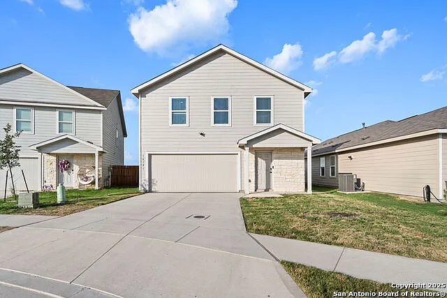 4 bed, 2.5 bath, 1950 sqft, $2,000 — Photo 1