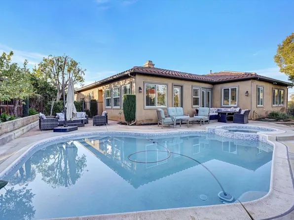 535 Acacia Ct, Redlands, CA 92373