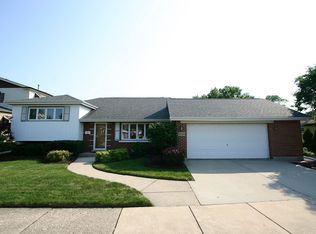 10008 S Kilbourn Ave, Oak Lawn, IL 60453