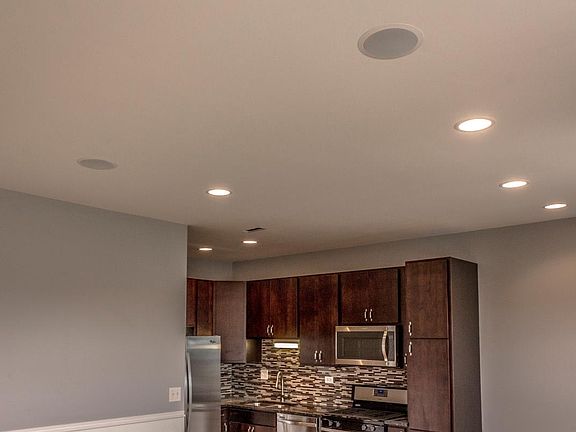 3rd image of 6639 S Kenwood Ave #2