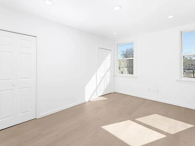 80 Ferry St #2 — Photo 9
