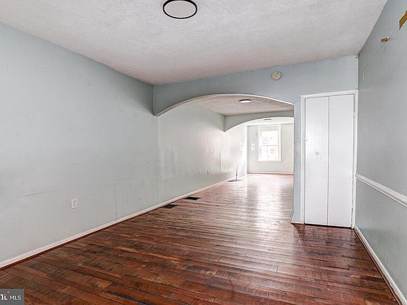 2nd image of 3430 Leverton Ave