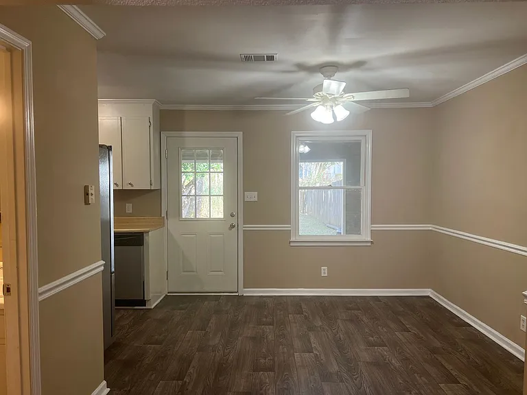 137 N Springs Ct — Photo 7