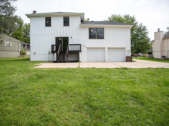 3rd image of 1609 NW Winchester Pl