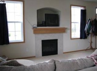 4355 Empress Dr N UNIT 4, Hugo, MN 55038