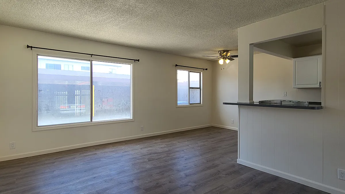 Building Photo - 925 N Garfield Ave #7