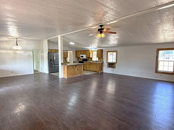 4th image of 10 W Willow Ln