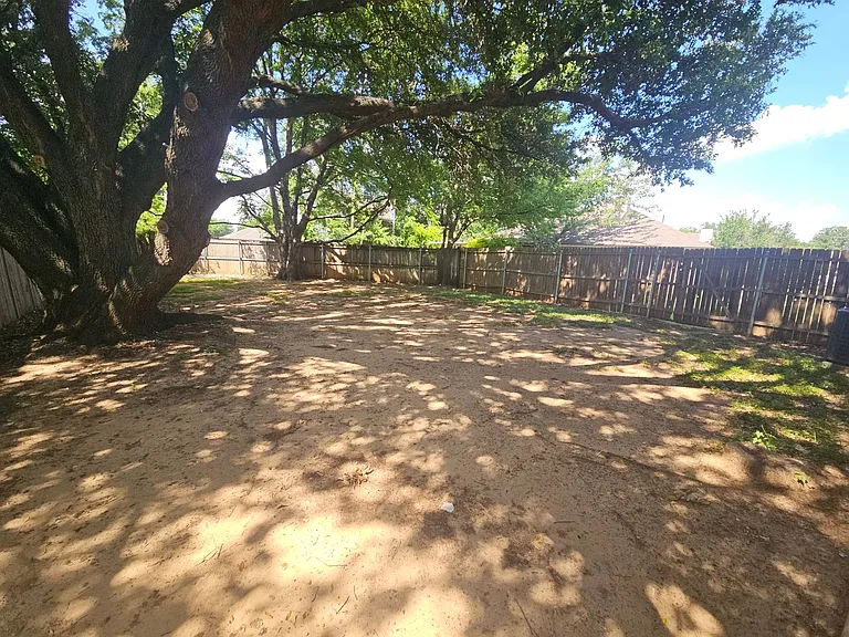 7614 April Ct — Photo 22