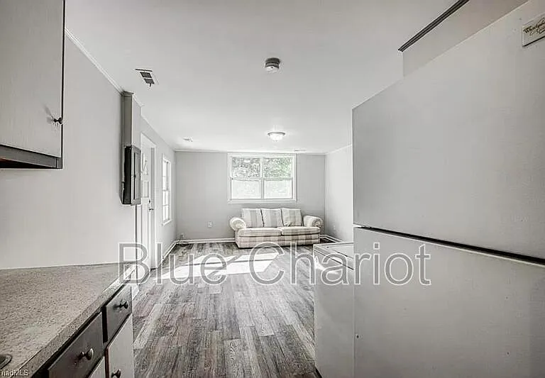 524 W Short St — Photo 14