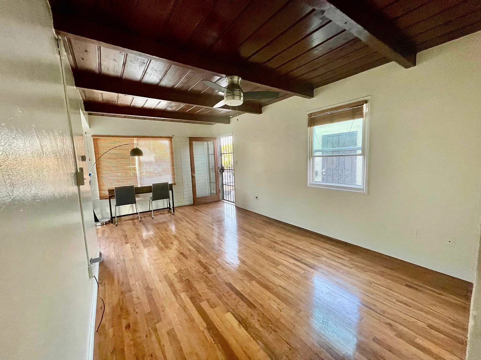2 bed, 750 sqft, $3,300 — Photo 4