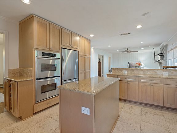 5th image of 3866 Medallion Ln