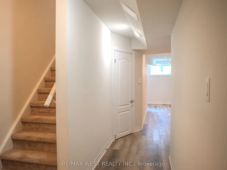 186 Parkinson Cres — Photo 17