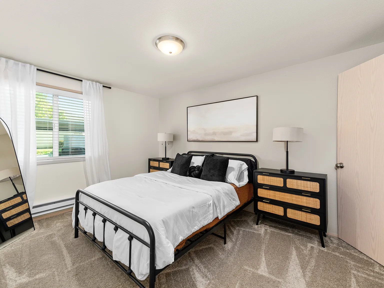 Monterey Apartments — Photo 3