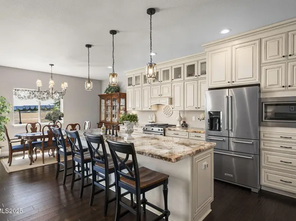 390 Angelina Cir, Wellington, NV 89444