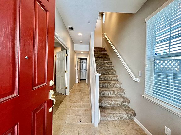 3rd image of 720 Wintergreen Ct