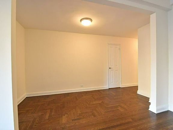 4th image of 28 E 73rd St #10D